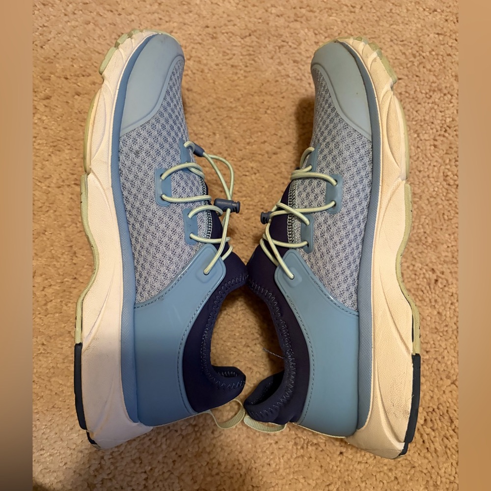 Vionic Athletic Shoes - image 2